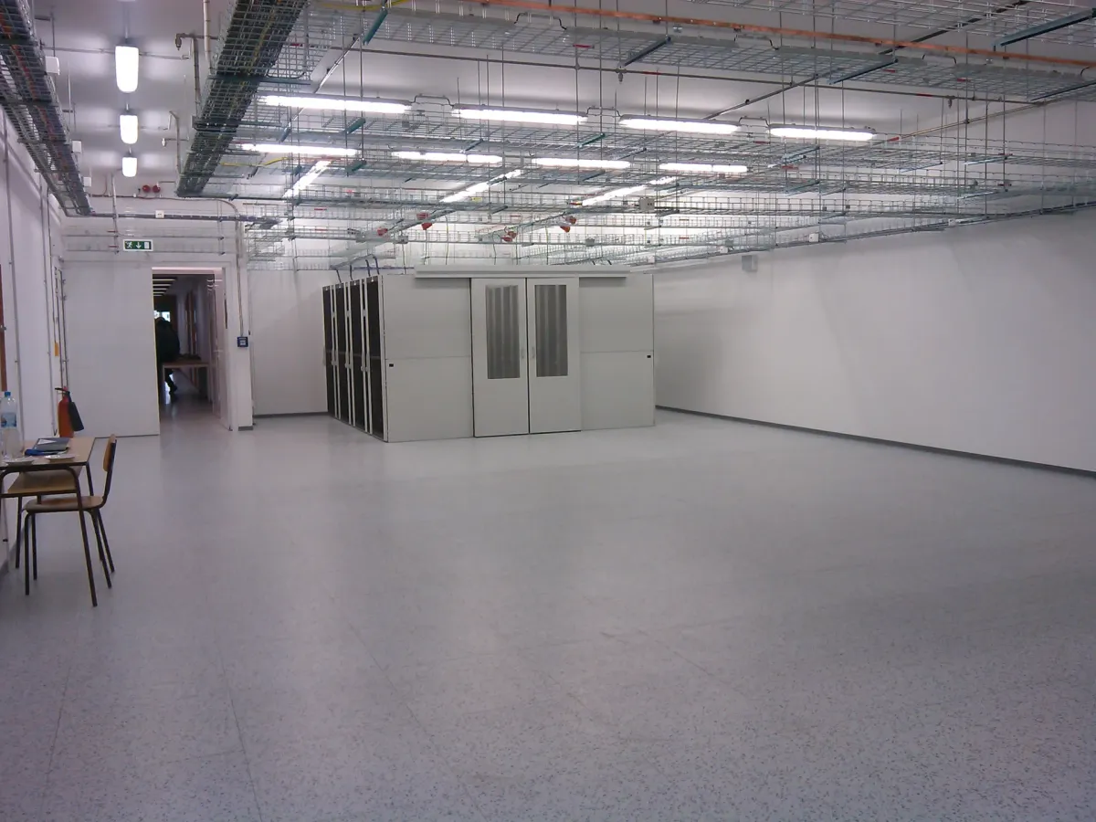 VMware datacenter design guide için sunucu odası görseli