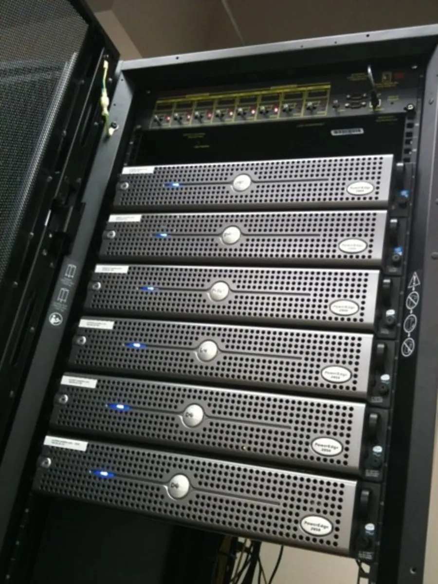 VMware NFS datastore rehberi için sunucu odası görseli